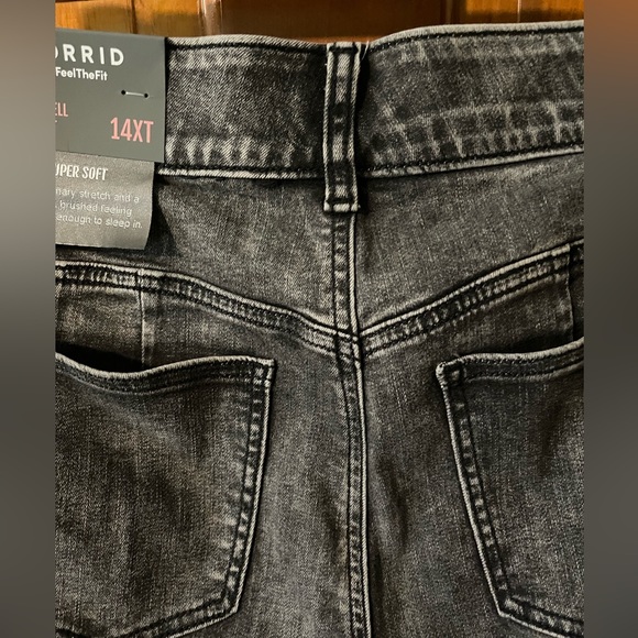 Torrid Bombshell Straight Black Acid Wash Jeans Size 14XT - Picture 3 of 6